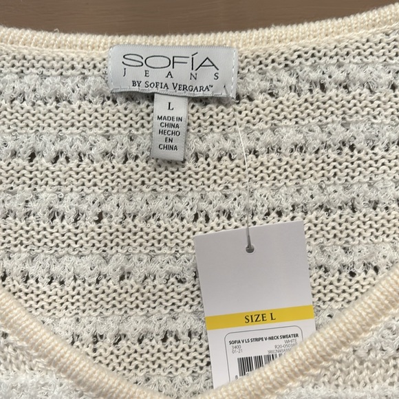 NWT Sofia Vergara Women's Stripe V Neck Cream Sweater size Large - Picture 2 of 3